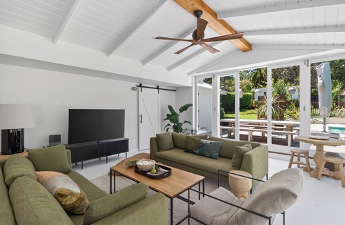 Avalon Beach House | Aroha Avalon - Luxury Pool & Beach Escape.