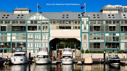 Woolloomooloo Apartment | Art Deco Harbour View Suite - Walk to Opera House