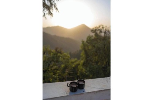 Mussoorie Apartment | Arvelia Cedar, beautiful 2 bed suite by Da Alohas