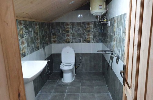 Theog Hotel | Ashirwad Homestay