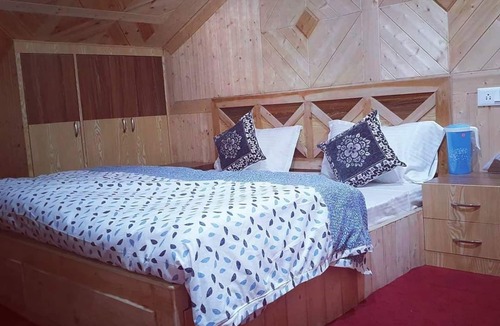 Theog Hotel | Ashirwad Homestay