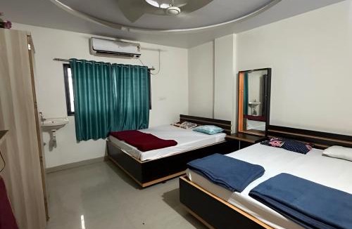 Tuljapur Hotel | Ashoka Bhakt Niwas