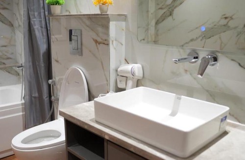 DLF Phase 5 Hotel | Aura Homes Aristo Grand- Golf Course Road