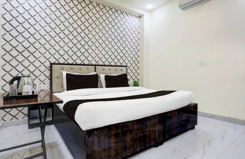 Kalyanpur Hotel | AV Grand Hotel