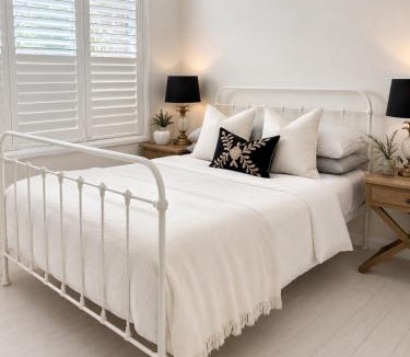 Avalon Beach House | Avalon Beach Cottage- The Islander