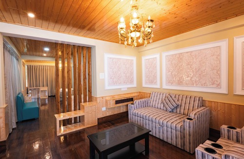Kurseong Hotel | Avianna Windy House Wellness Retreat