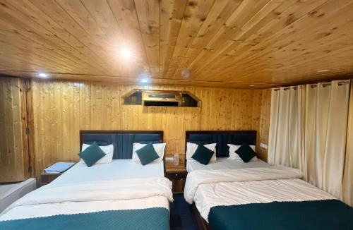 Yamunotri Hotel | AwanaEco Stay