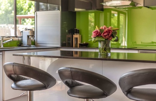 Narrabundah House | Awesome family House & Studio