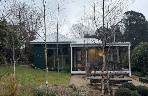 Blackheath House | Ayla Cottage - Cosy Escape, Pet Friendly