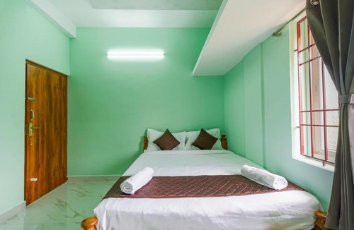 Iyyappanthangal Hotel | B2N Hotels Near Sri Ramachandra Hospital Porur
