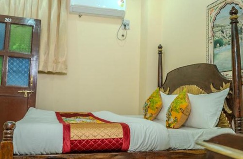 Bani Park Hotel | Baba Haveli Heritage Hotel