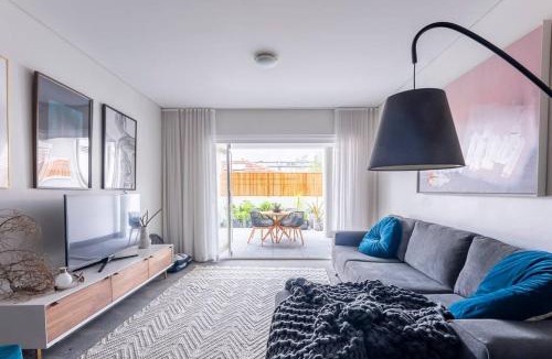 Balmain Apartment | Balmain Designer 1 Bedroom Apartment with Parking