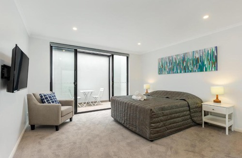 Rozelle Apartment | BALMAIN / ROZELLE LUXURY 2 BED APARTMENT (DAR7)