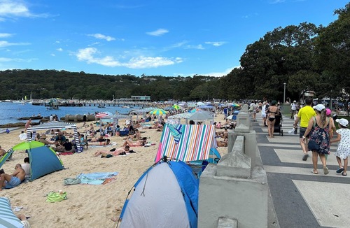 Mosman Apartment | Balmoral Beach Townhouse – A Stylish Beachside Escape with on Prem Parking.