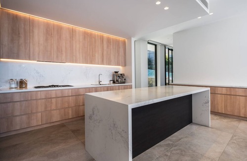 Whale Beach House | Balyena by Palm Beach Holiday Rentals