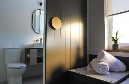 Bondi Beach Hotel | Barrys Beach Road Hotel