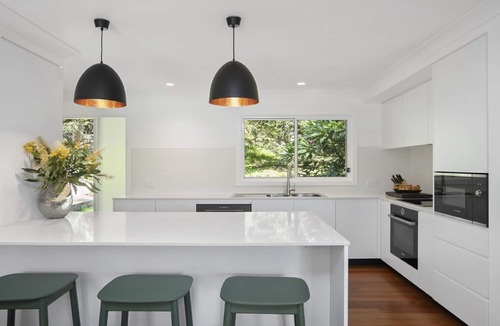 Pretty Beach Central Coast House | Bay Views, beautiful beaches and stunning bush walks in Bouddi National Park