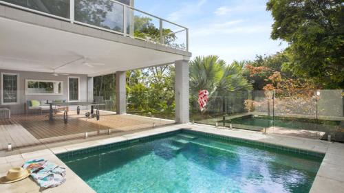 Wagstaffe House | Bay Views, Bush Setting and Heated Plunge Pool