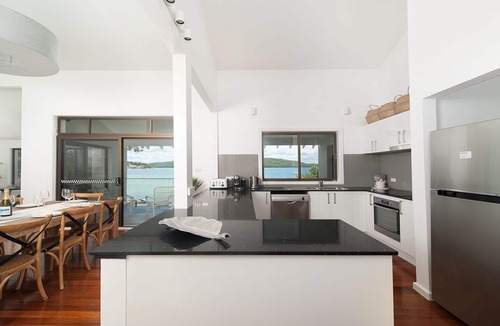 Soldiers Point House | Baywatch - Beachfront Bliss Executive Home