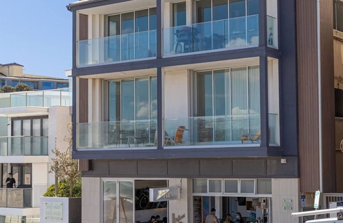 North Bondi Apartment | Beach Front Ocean Breeze Studio With Aircon
