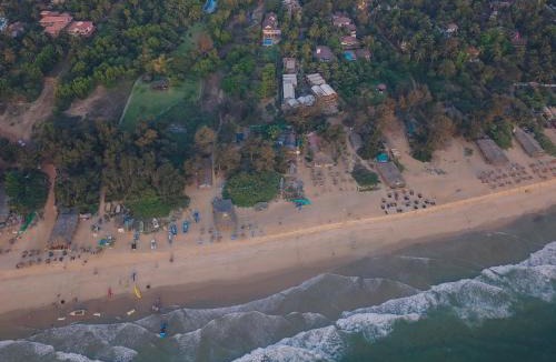 Calangute Villa | Beachfront mansion with pool