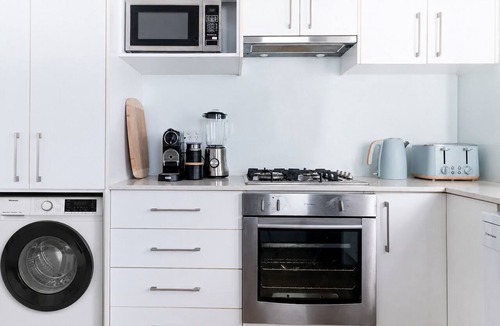 North Bondi Apartment | Beachside living just footsteps from Bondi Beach!