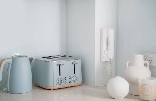 North Bondi Apartment | Beachside living just footsteps from Bondi Beach!