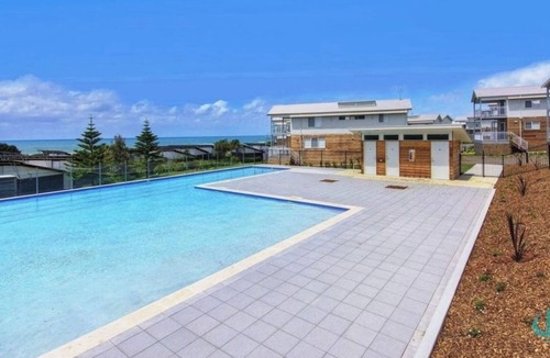 Caves Beach House | Beachside Oasis- pool access - beach