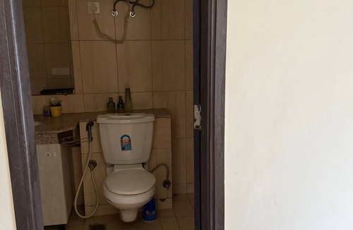 Noida Apartment | Beautiful 3-bedroom apartment with AC in cool Noida neighborhood