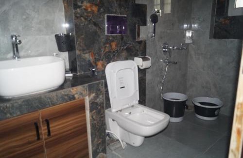 Bullawala Villa | Bethel Entire Floor-Mussoorie view, Garden & Pergola