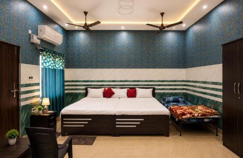 Ayodhya Hotel | Bholenath Guest House 500 Mitter From Shree Ram Manidr