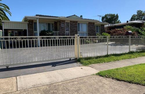 Fairfield West House | Big house 6 bedrooms , free parking