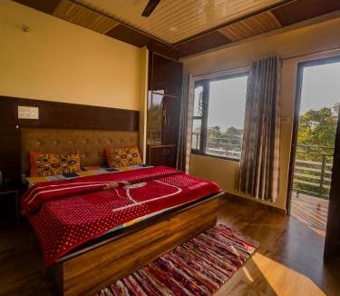 Gunehr Hotel | BirAlive Cafe & Homes