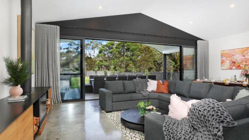 Willow Vale House | Blackwood Manor Retreat