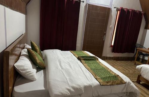 Kharsali Hotel | Blessings Resort Jankichatti
