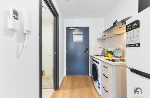 Burwood Apartment | Bliss Retreat with 2 single bed