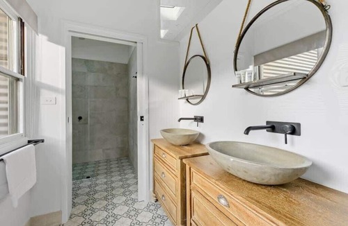 Stanwell Park House | Blissful Beachside Stay /Stanwell Park