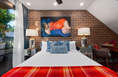 Petersham Apartment | Blue Willow - Cosy Hideaway with Everyday Comfort