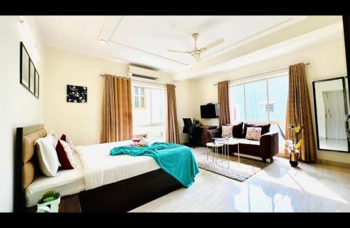 New Town Apartment | BluO Lake View Studio NewTown, Terrace Garden, Gym