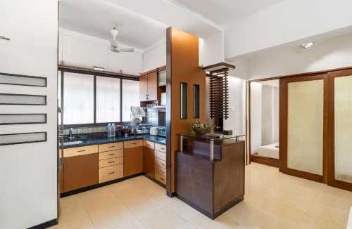 Pali Hill Apartment | Bohemian 1BHK in Bandra W by SquareOne Stays