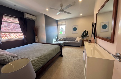 Bondi Beach Cabin | BONDI BEACH RETREAT (King & Queen Suite)