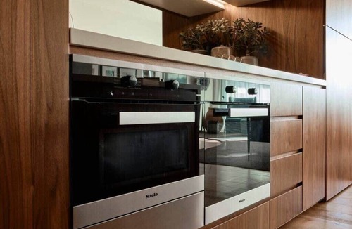 Bondi Beach Apartment | Bondi Luxury Apartment with Views and Parking