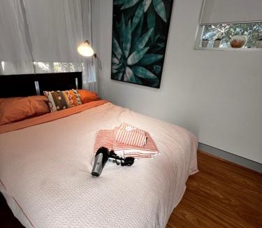 Bellevue Hill Apartment | Bondi Stylish Bedroom Close to the Beach