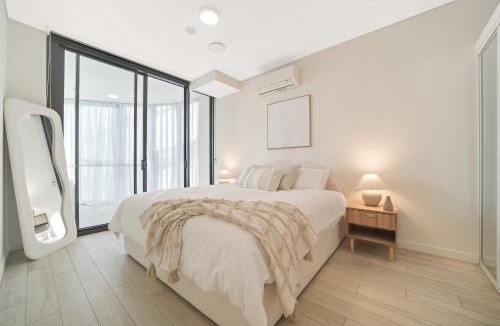 Wentworth Point Apartment | Bouclé Haven Two Bedroom Apartment with Sunset Skyline Views and Parking