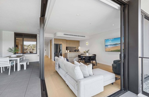 Avoca Beach Apartment | Boutique Avoca Apartment | 3BR, Beach Walk, EVC