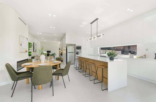 Dundas Valley House | Brand New Luxury Home Dundas Valley Olympic Park
