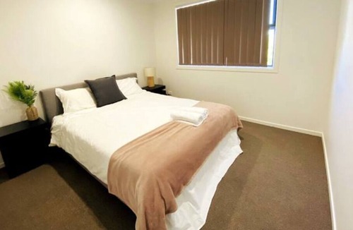 Beaumont Hills House | Brand New Modern 4 BrHouse closed to lake