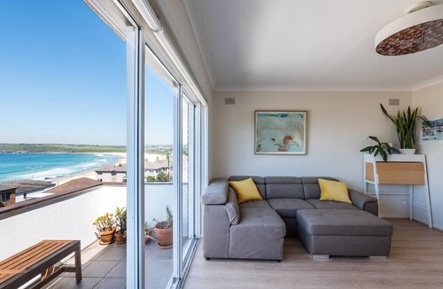 Maroubra Apartment | Breathtaking Maroubra Beachview Apt w Parking