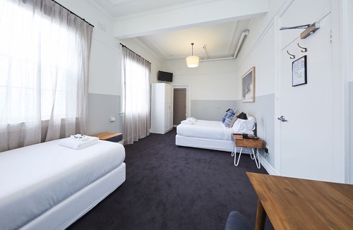 Willoughby Hotel | Bridgeview Hotel Willoughby