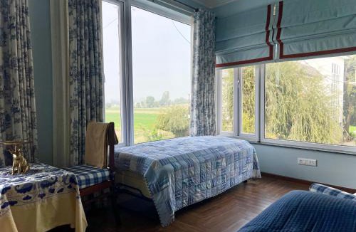 Tanakpur House | Brigadier Farm Stay Sunset Room